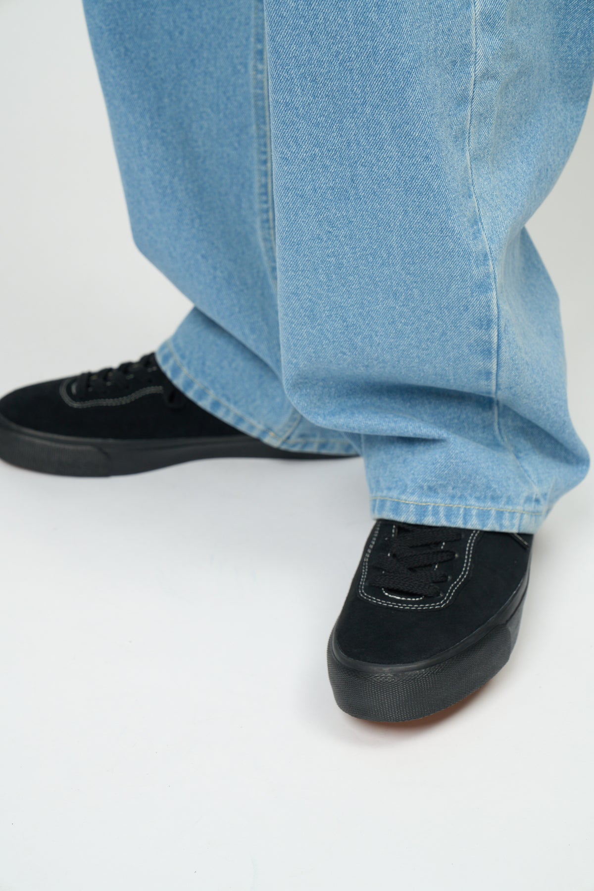 209 Straight Jean (Black)