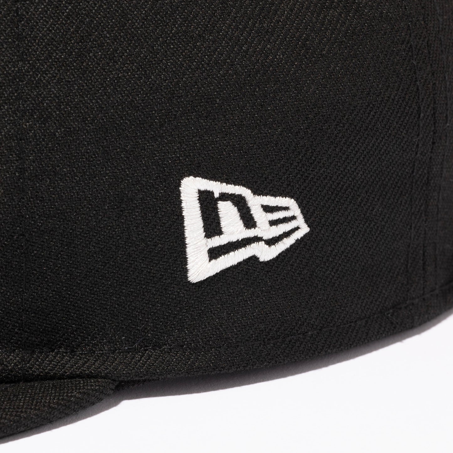 NEW ERA  Winding Logo Retro Crown 59FIFTY® (Black)